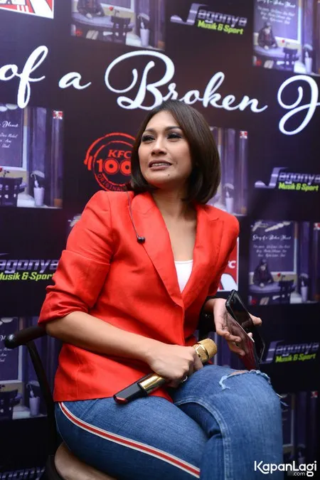 Foto Tata Janeeta