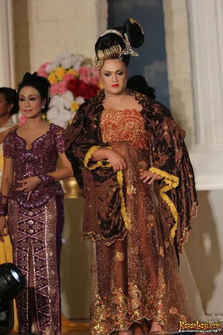 Foto Tata Liem
