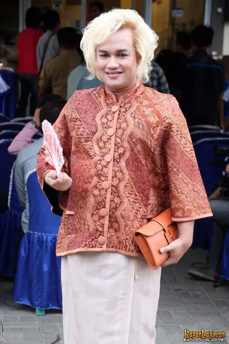 Foto Tata Liem