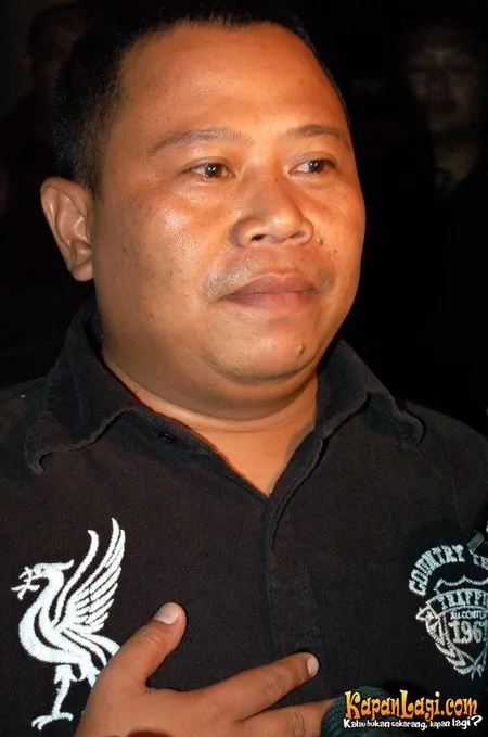 Foto Taufik Savalas