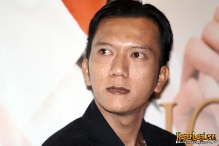 Foto Teuku Rifnu Wikana