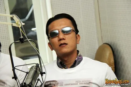 Foto Teuku Rifnu Wikana