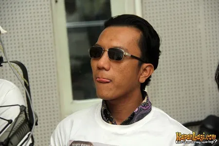 Foto Teuku Rifnu Wikana