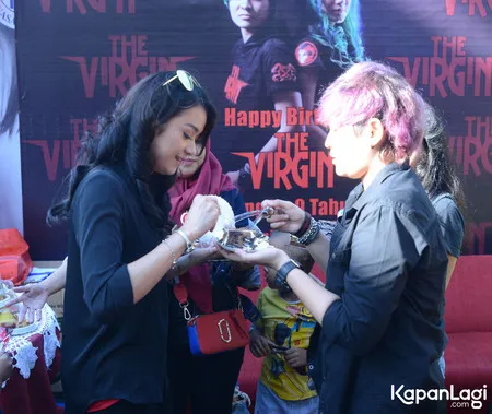 Foto The Virgin