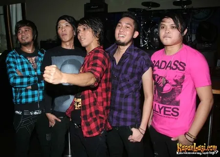 Foto Thirteen Fighting