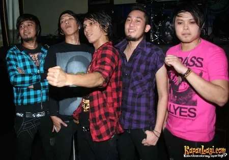 Foto Thirteen Fighting