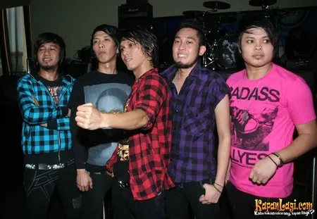 Foto Thirteen Fighting