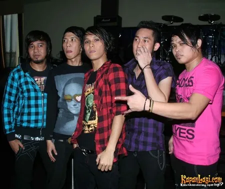 Foto Thirteen Fighting