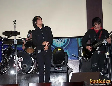 Foto Thirteen Fighting