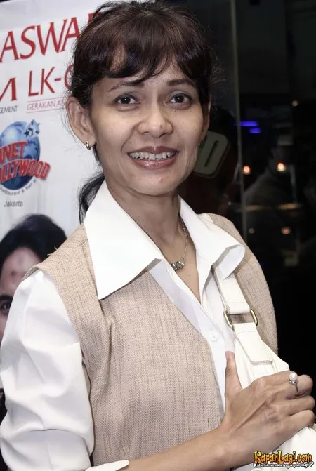 Foto Tika Bisono