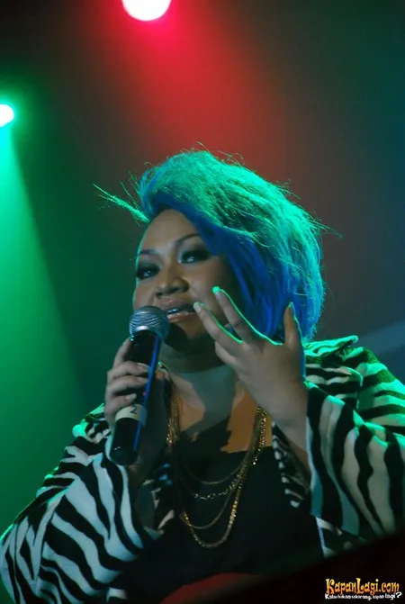 Foto Tike Priatnakusumah