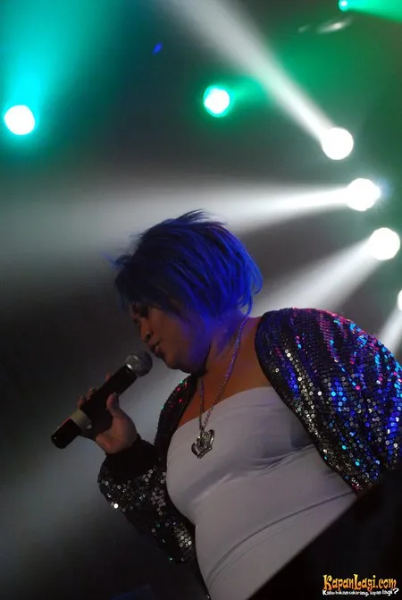 Foto Tike Priatnakusumah