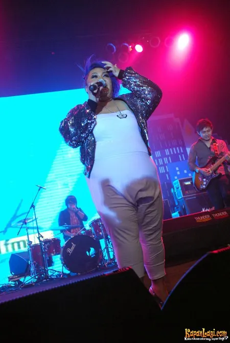 Foto Tike Priatnakusumah