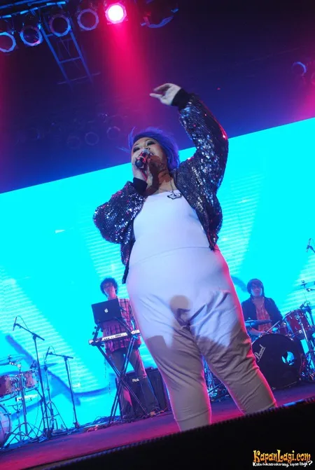 Foto Tike Priatnakusumah