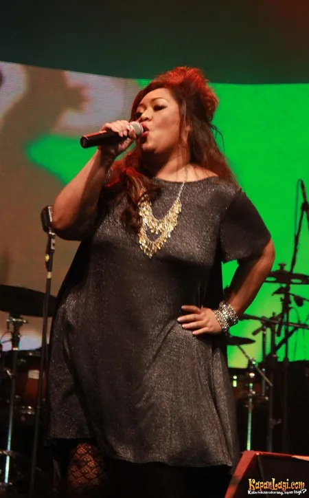 Foto Tike Priatnakusumah