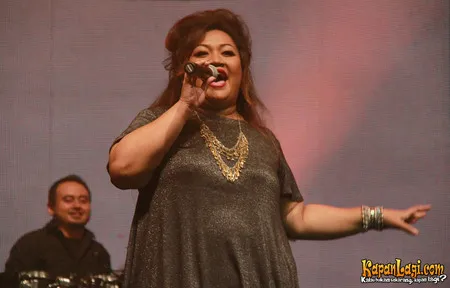 Foto Tike Priatnakusumah