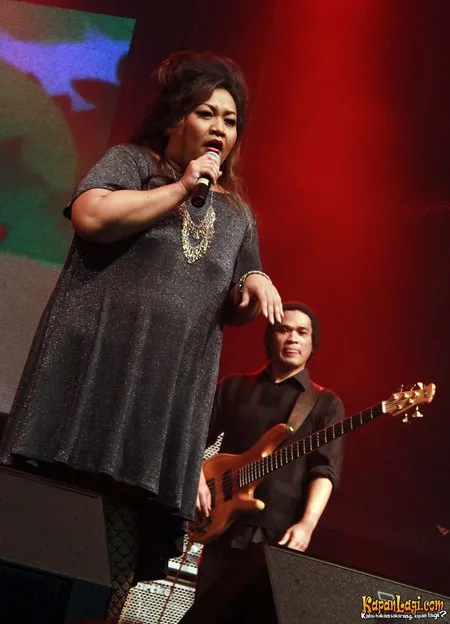 Foto Tike Priatnakusumah