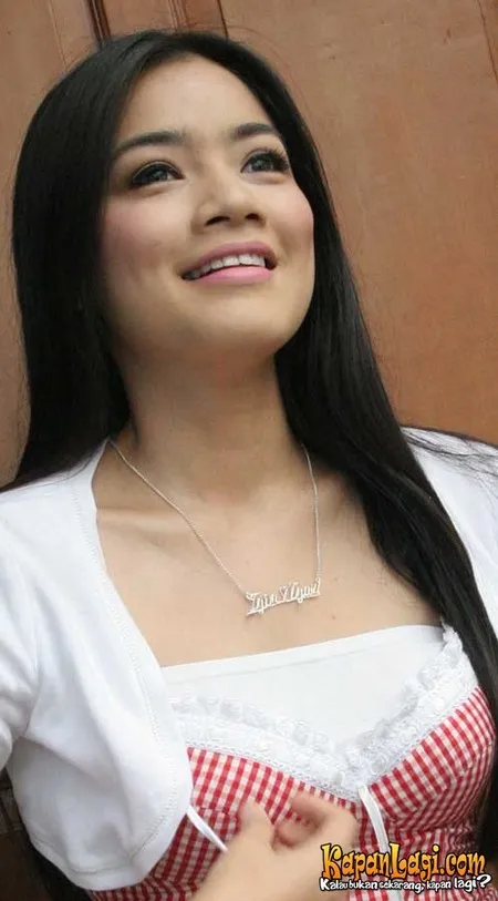 Foto Titi Kamal