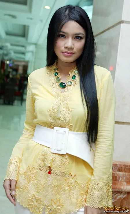 Foto Titi Kamal