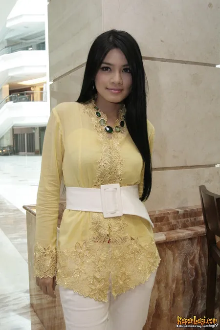 Foto Titi Kamal