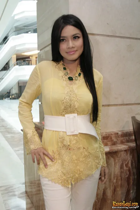 Foto Titi Kamal