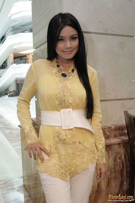 Foto Titi Kamal
