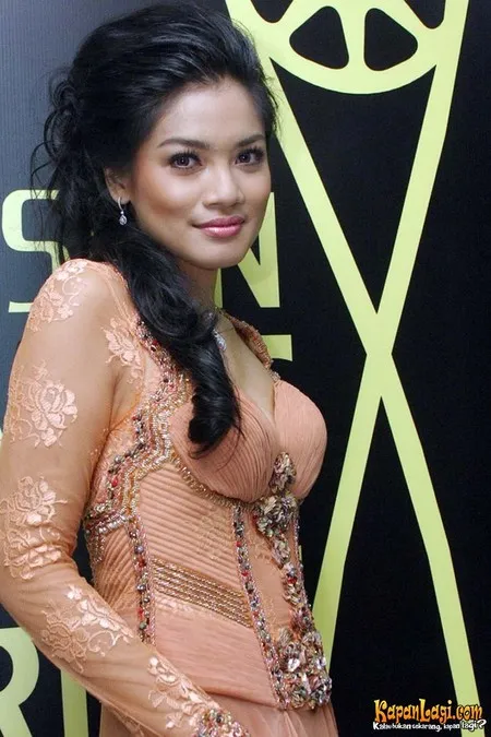 Foto Titi Kamal