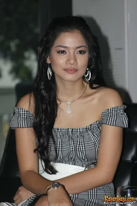 Foto Titi Kamal
