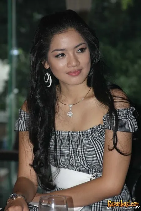 Foto Titi Kamal