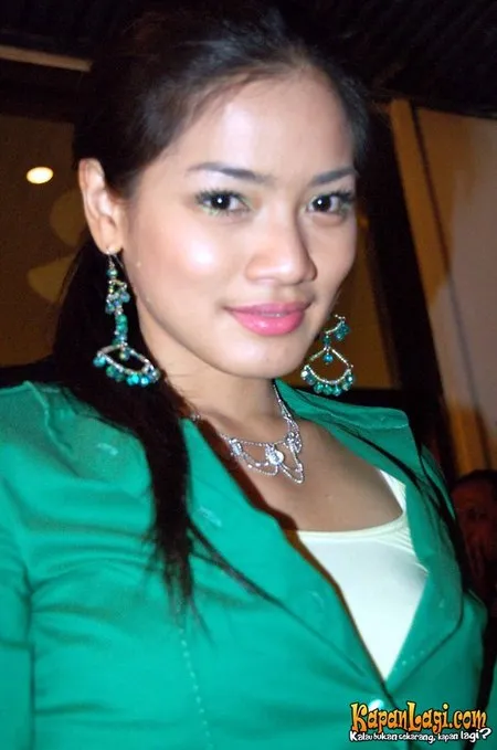 Foto Titi Kamal