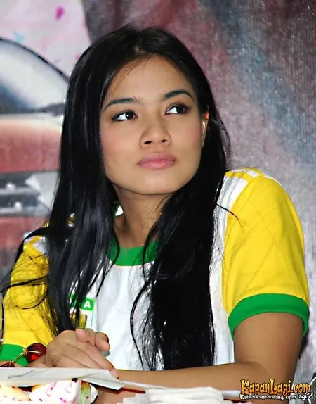 Foto Titi Kamal