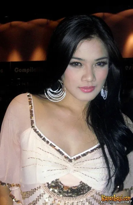 Foto Titi Kamal