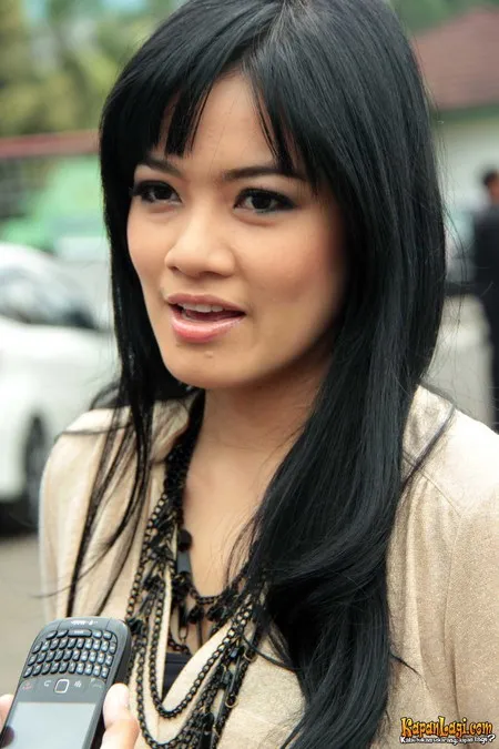 Foto Titi Kamal