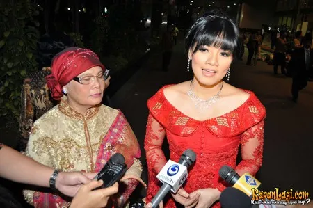 Foto Titi Kamal