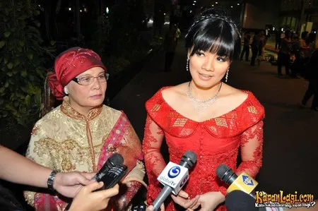 Foto Titi Kamal