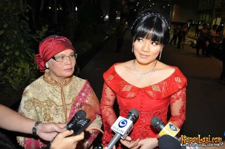 Foto Titi Kamal