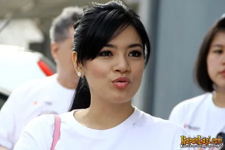 Foto Titi Kamal