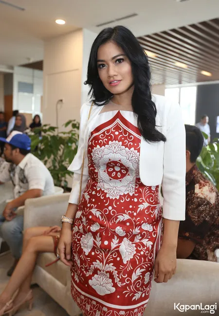 Foto Titi Kamal