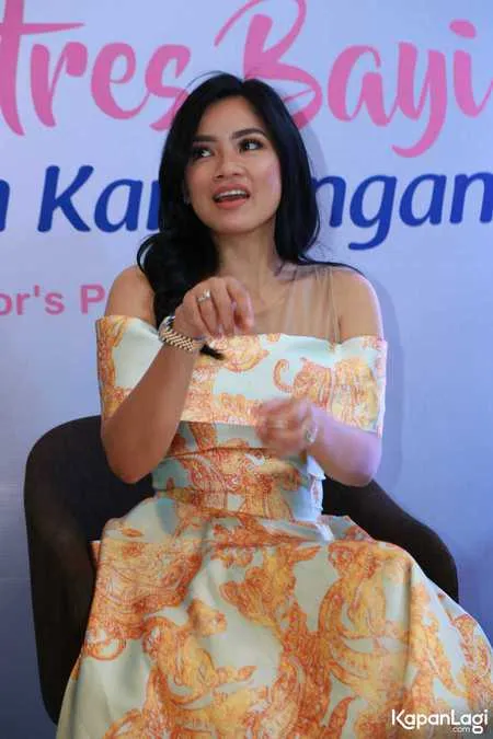 Foto Titi Kamal