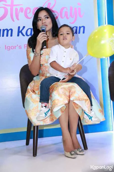 Foto Titi Kamal