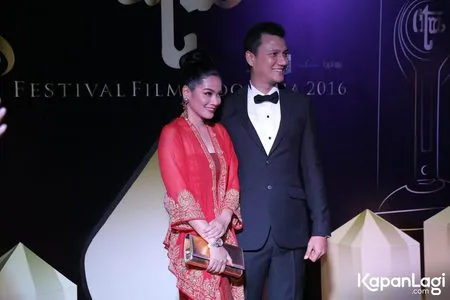 Foto Titi Kamal