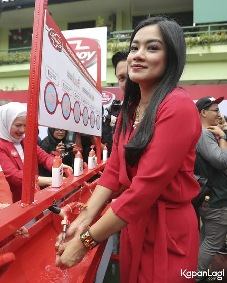 Foto Titi Kamal
