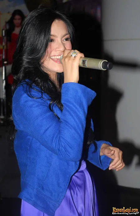Foto Titi Kamal