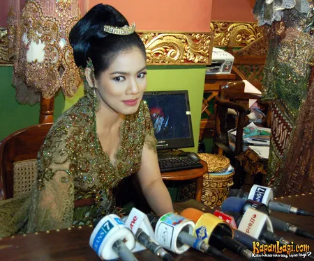 Foto Titi Kamal