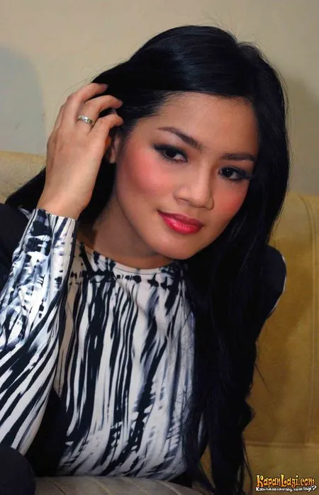Foto Titi Kamal