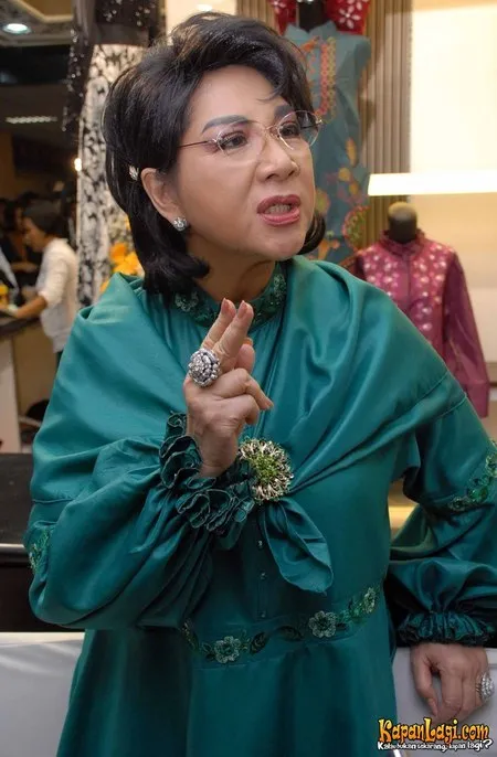 Foto Titiek Puspa