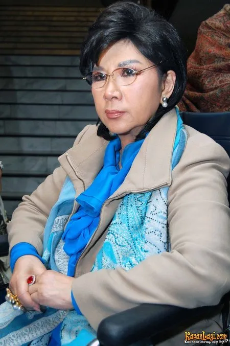 Foto Titiek Puspa