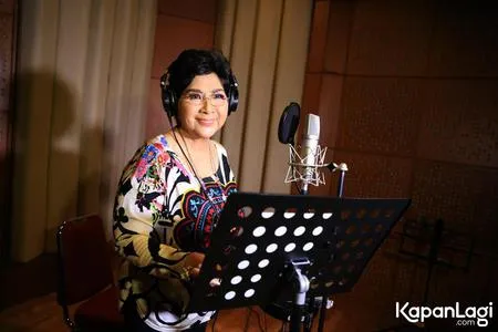 Foto Titiek Puspa
