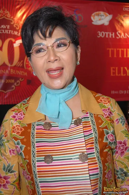 Foto Titiek Puspa