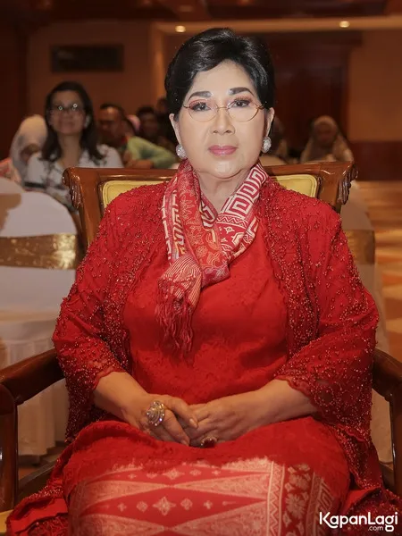 Foto Titiek Puspa
